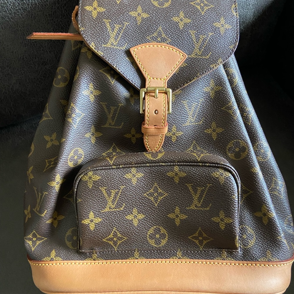💜💞Authentic LV
